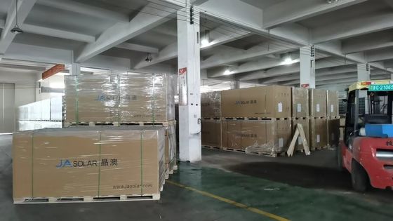 JA SOLAR Efficiency Bifacial Solar Panel met dubbelglas en halfcel MBB-technologie