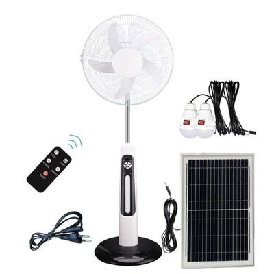 16 inch op zonne-energie aangedreven oplaadbare ventilator 12V met luchtkoeling motor lithiumbatterie